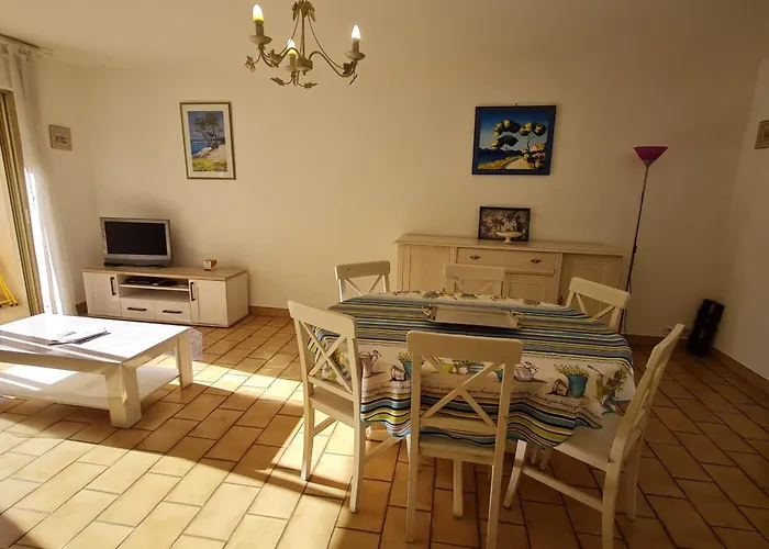 2 Pièces Climatisé, Piscine, Centre-ville, Parking Privé, Animal Accepté, - Fr-1-780-18 Apartamento Sainte-Maxime